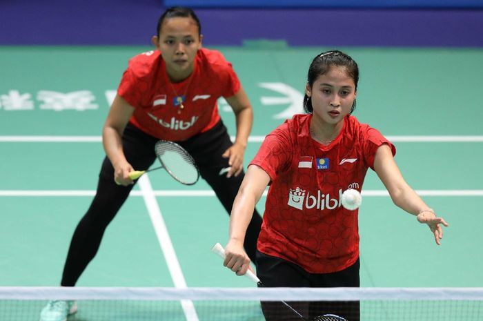 Pasangan ganda putri Indonesia, Della Destiara Haris/Rizki Amelia Pradipta, bertanding pada Kejuaraan Beregu Campuran Asia 2019, Selasa (19/3/2019) di Queen Elizabeth Stadium, Wanchai, Hong Kong.