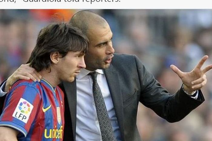 Megabintang Barcelona, Lionel Messi, mendengarkan instruksi dari Pep Guardiola.