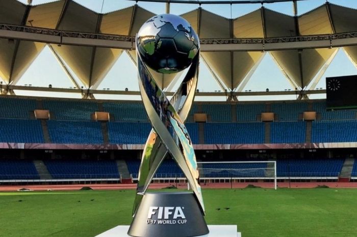 Ilustrasi trofi turnamen Piala Dunia U-17 2023 yang akan diselenggarakan di Indonesia.
