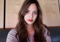 Tampil ala Bangsawan Inggris, Nia Ramadhani Tampak Cetar dan Cantik! Intip Gayanya