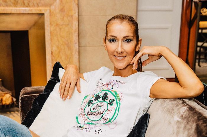 Digosipkan Pacaran Dengan Brondong Penampilan Terkini Celine Dion Yang Kelewat Kurus Justru Terlihat Menyedihkan Semua Halaman Grid Id