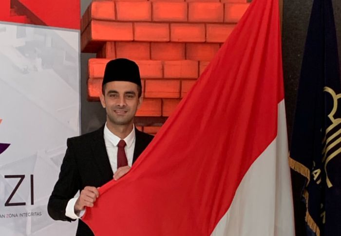 Bek Persebaya Surabaya, Otavio Dutra, saat pengambilan sumpah janji sebagai Warga Negara Indonesia (WNI) di Kantor Kemenkumham Jawa Timur, Jumat (27/9/2019).