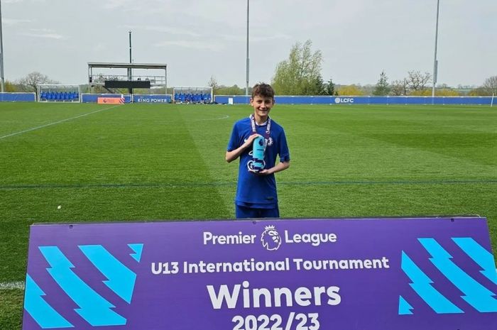 Talenta muda asal Vietnam, Arthur Barratt, bermain untuk tim Chelsea U-14