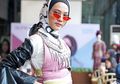 Salut! Desainer Dian Pelangi dan Itang Yunasz Berhasil Sulap Panggung New York Fashion Week 2019