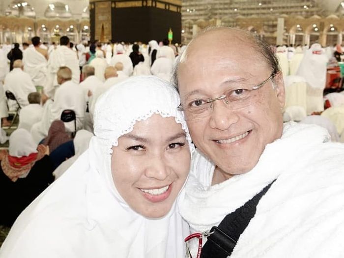 Momen bahagia Mario Teguh dan Linna saat ibadah umrohj bersama