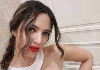 Kembali Unggah Foto Seksi Pakai Bikini, Tampilan Nia Ramadhani Tuai Komentar Netizen