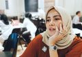 Olla Ramlan Unggah Foto Selfie, Pamer Aksesoris Kenakan Gelang Berlian Harga Ratusan Juta Rupiah
