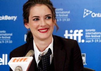 Winona Ryder Ngaku Hidupnya Berantakan saat Putus dari Johnny Depp!