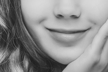 Mendadak Rasakan Kedutan Di Dagu Wanita Ini Tiba Tiba Bertemu Orang Menyebalkan Hingga Terlibat Adu Mulut Ternyata Ini 3 Arti Kedutan Dagu Menurut Primbon Jawa Semua Halaman Suar