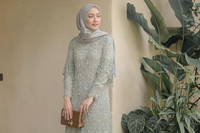 Kebaya Warna Abu Abu Cocok Dengan Warna Apa