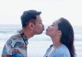 Nagita Slavina Pakai Mini Dress One Off Shoulder di Labuan Bajo, Netizen Salah Fokus dengan Kulit Mulusnya!