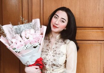 Menawannya 4 Fashion Formal Pacar Arbani Yasiz, Tazkia Safira Sungkar. Memukau!