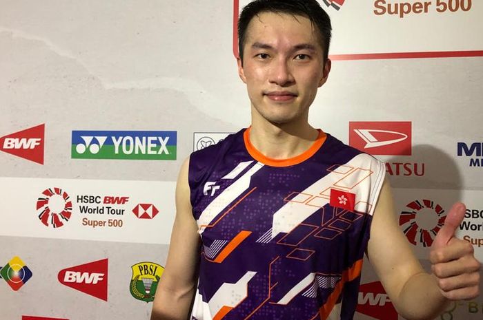 Tunggal putra asal Hong Kong, Ng Ka Long Angus, usai bertanding melawan Chico Aura Dwi Wardoyo pada semifinal Indonesia Masters 2023 di Istora Senayan, Jakarta, Sabtu (28/1/2023).