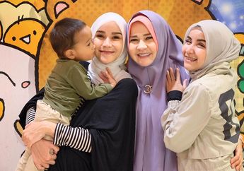 Kasih Cucunya Makan MSG, Wajah Ibu Zaskia Adya Mecca Jadi Sorotan, Masih Muda Banget!
