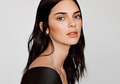 Kendall Jenner Tampil Seksi dengan Rambut Panjang, Justru Disebut Mirip Hantu Lokal oleh Netizen!