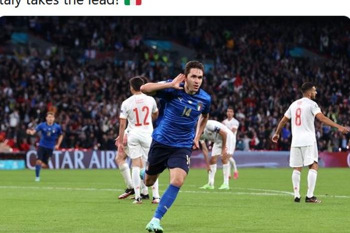 Striker timnas Italia, Federico Chiesa, merayakan gol ke gawang timnas Spanyol dalam laga semifinal EURO 2020 di Stadion Wembley, Selasa (6/7/2021).