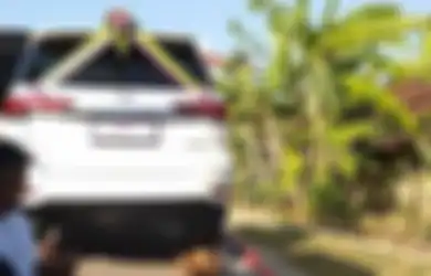 Viral, Pernikahan Penjual Bakso Asal Pati yang Beri Mahar Mobil Fortuner