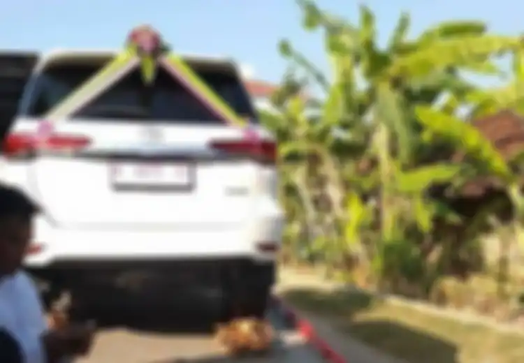 Viral, Pernikahan Penjual Bakso Asal Pati yang Beri Mahar Mobil Fortuner