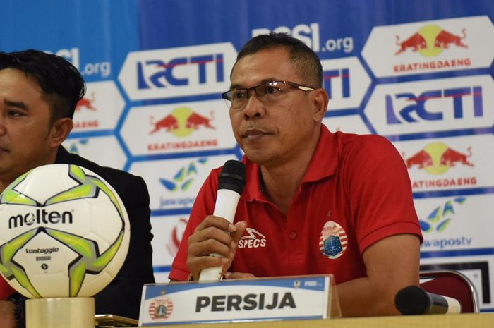 Asisten pelatih Persija Jakarta, Mustaqim.