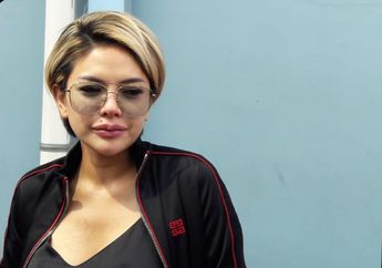 Datangi Rumah Mewah Nikita Mirzani, Nia Ramadhani Malah Injak-injak Benda Senilai Rp 700 Juta!
