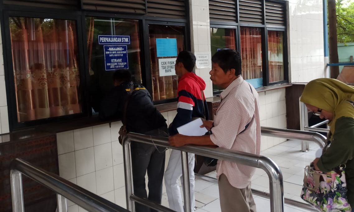 Horeee Bayar Pajak Kendaraan 5 Tahunan Sekarang Enggak Harus Datang Ke Kota Asal Loh Motorplus