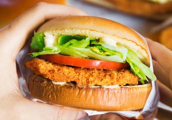 Awalnya Pamer Di Media Sosial Bibir Membesar Setelah Makan Burger, Nyatanya Wanita Ini Idap Penyakit Mematikan