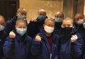 Biar Nggak Tularkan Virus Corona ke Pasien Lain, Para Perawat Ini Rela Gunduli Rambut Mereka