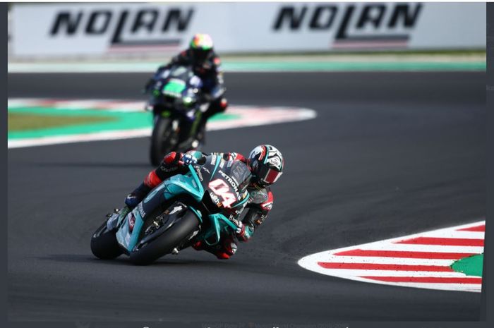 Pembalap Petronas Yamaha SRT, Andrea Dovizioso, saat mengaspal pada balapan MotoGP Emilia Romagna di Sirkuit Misano, Italia, Minggu (24/10/2021).