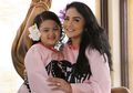 Masih Berusia 7 Tahun, Amora Lemos Anak Krisdayanti Pakai Sepaket Fashion Item Mewah yang Jadi Sorotan!