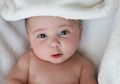 Moms, Kenali Penyebab Si Kecil Sering Muntah Setelah Menyusu