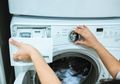 Banyak yang Tak Percaya, Ternyata Noda pada Pakaian Putih Cepat Hilang dengan Garam, Begini Cara Mencucinya..