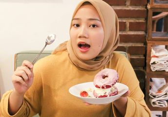 Manisnya 5 Gaya Putri Ridwan Kamil, Camillia Laetitia, Kenakan Hijab Warna Nude. Favorit!
