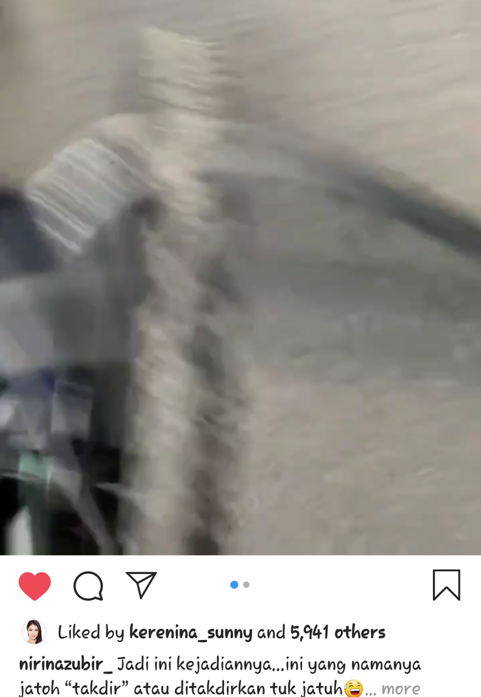 Nirina Zubir jatuh dari sepeda