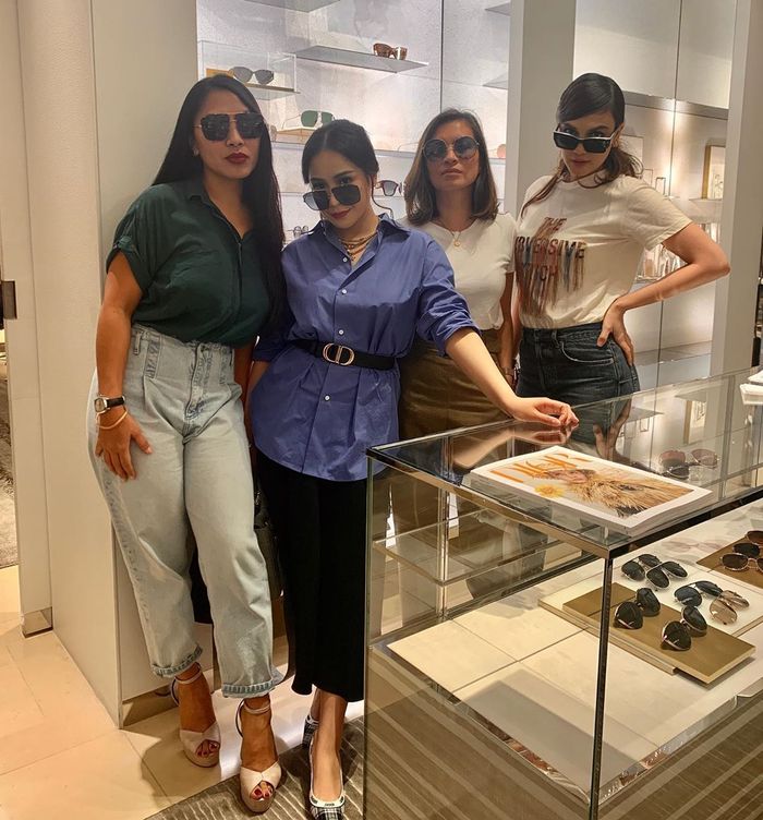 Luna Maya saat hadiri acara Dior Spring Summer 2020.
