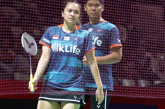 Pasangan ganda campuran Indonesia, Praveen Jordan/Melati Daeva Oktavianti pada pertandingan babak pertama Indonesia Masters 2023, di Istora Gelora Bung Karno, Senayan Jakarta Pusat pada hari Rabu (25/1/2023)