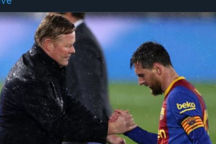 Lionel Messi berjabat tangan dengan pelatih Barcelona, Ronald Koeman.