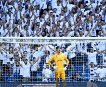 Gagal Sapu Bersih, Courtois Tertekan oleh Suporter Real Madrid