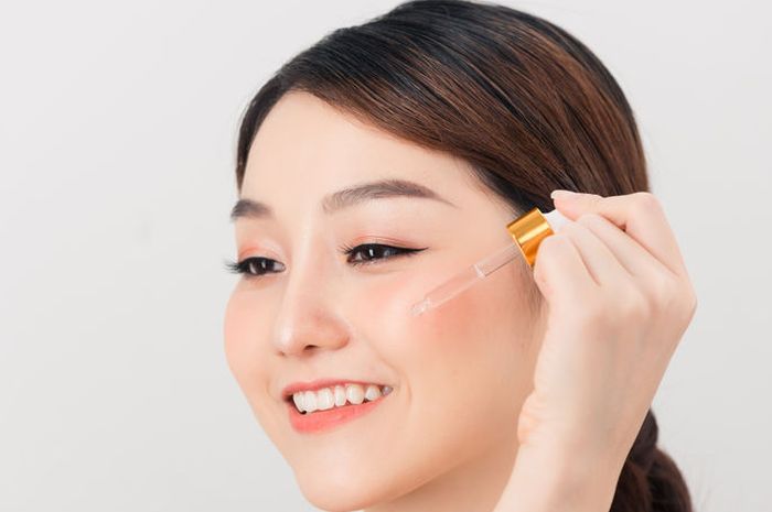Wajah Terlihat Tua, 3 Serum Anti Aging Bikin Wajah Glowing Awet Muda di
