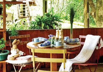 Bisa Juga Manfaatkan Balkon Ini Ide Mempercantik Teras di Rumah!