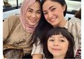 Kini Ayahnya Jadi Santri, Begini Kabar Ibunda Marshanda yang Dulu Pernah Bertikai Hebat dengan Sang Anak