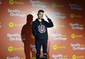 Rich Brian Galang Donasi Untuk Indonesia Lewat Versi Terbaru MV 'Bali'