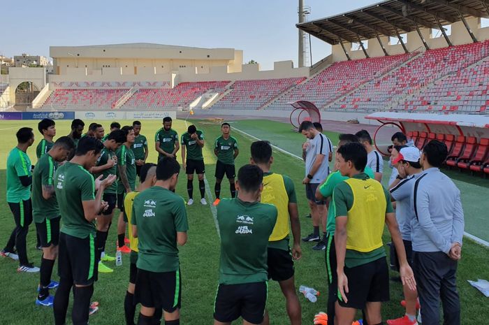 Timnas Indonesia saat official training di Stadion King Abdullah, Amman, Yordania, Senin (10/6/2019).