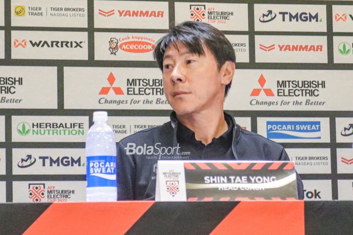 Pelatih timnas Indonesia, Shin Tae-yong, dalam sesi jumpa pers jelang laga melawan Kamboja di Grup A Piala AFF 2022