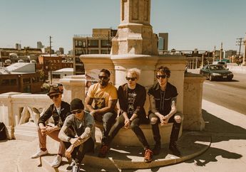 Udah Rajin Nulis Lagu, Deryck Whibley: Jangan Khawatir, Sum 41 Lagi Nyiapin Rilisan Baru Setelah Ini!
