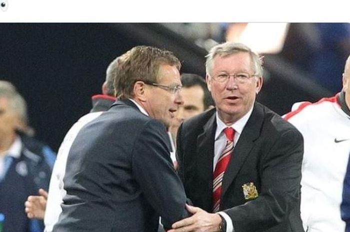 Ralf Rangnick bersama Sir Alex Ferguson dalam partai Liga Champions antara Schalke vs Manchester United pada 2011.