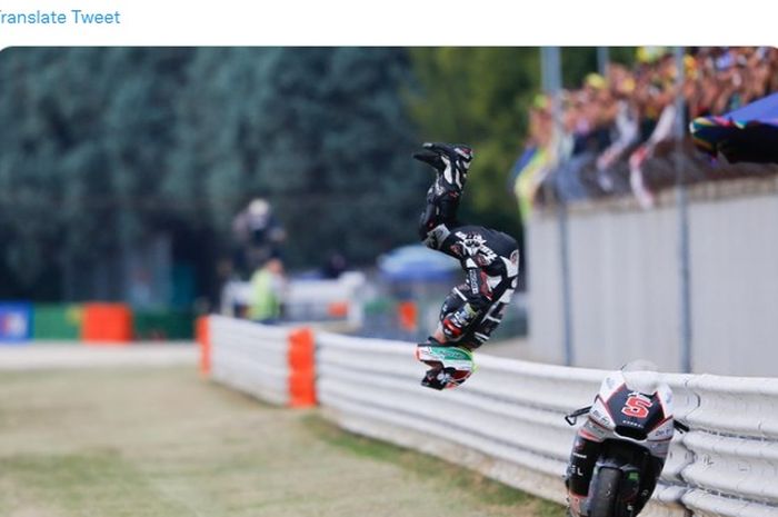 Pembalap MotoGP, Johann Zarco dengan selebrasi uniknya.