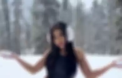 Niat Hati Ingin Pecahkan Rekor Foto Seksi Cuma Pakai Bikini Di Tengah Salju, Model Majalah Playboy Ini Alami Hal Tak Terduga Dengan Bokong: Saya Seperti Kelinci Yang Tersesat Di Es