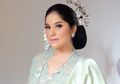 Cantiknya Menantu SBY Annisa Pohan dengan Balutan Kebaya Saat Foto Bareng Sang Suami Tercinta
