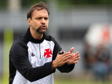 Pelatih baru Madura United, Mauricio Souza