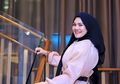 Masih Ada Foto Mantan Suami di Rumah, Sarita Abdul Mukti Mengalah: Dia Memang Ayahmu, Ya Udah Dipajang